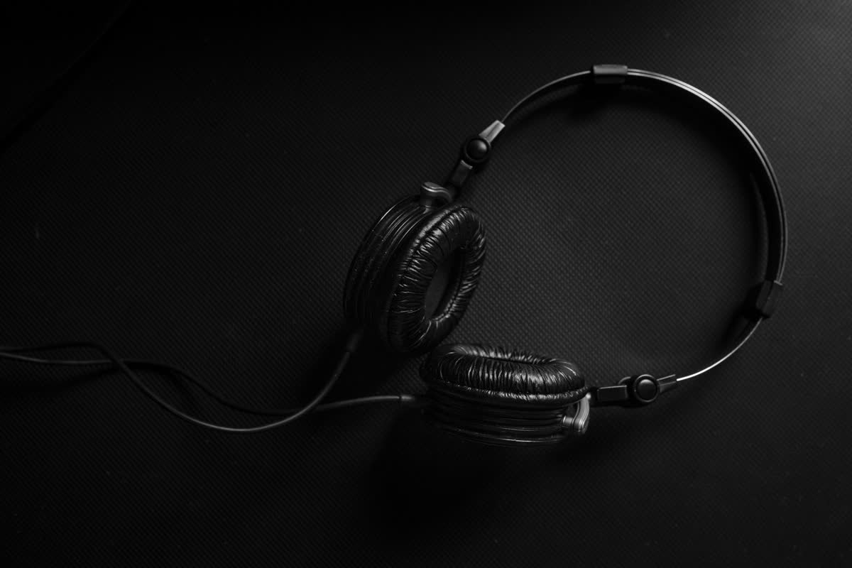 Studio headphones for listening to a finished master